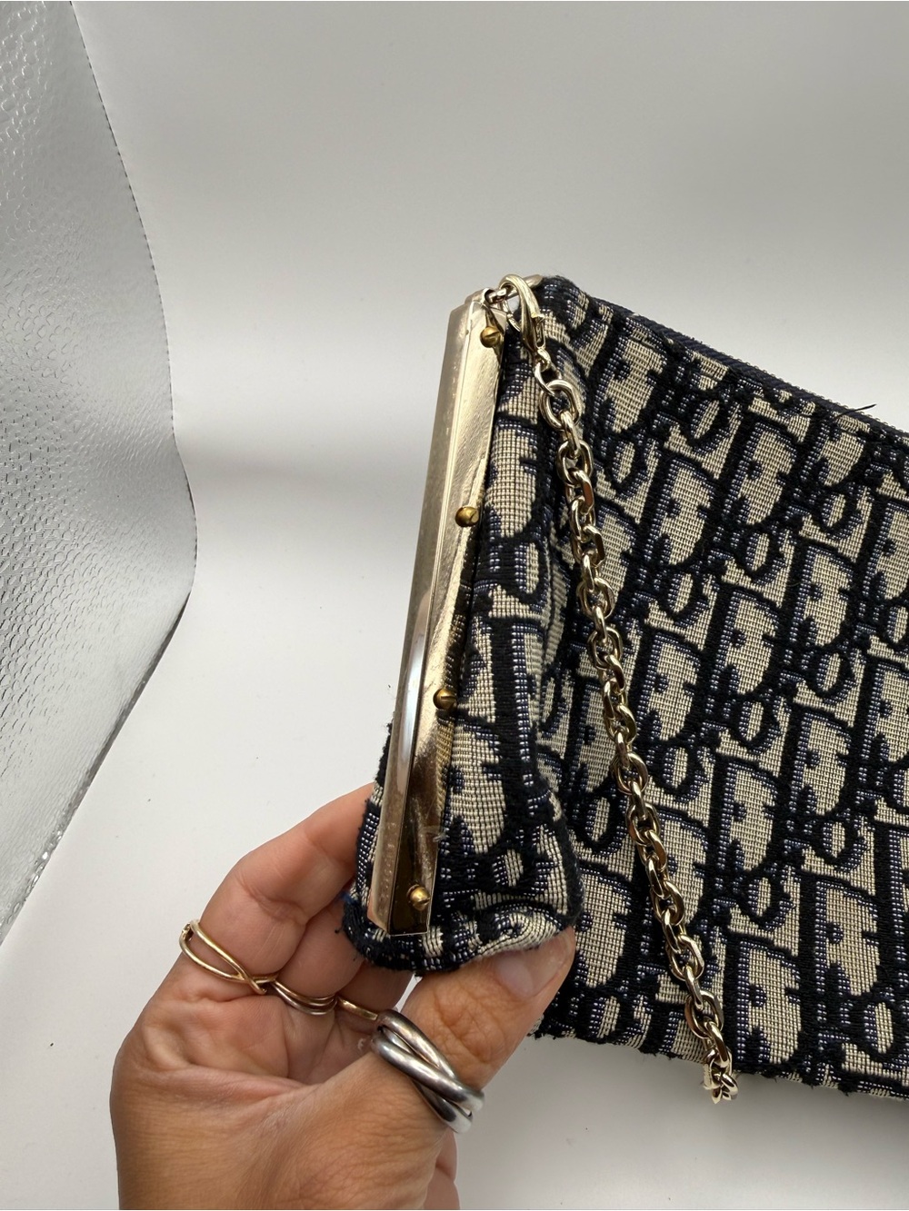 Designer Inspired Black & Cream Shoulder Bag - Picture 6 of 8